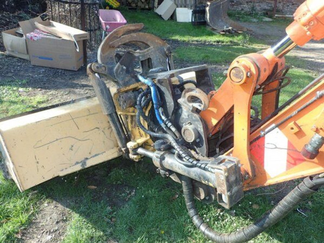 Hitachi Zaxis 140W-5B - Excavadora de ruedas: foto 5 Hitachi Zaxis 140W-5B - Excavadora de ruedas: foto 5