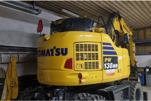 Excavadora de ruedas Komatsu PW 138 MR: foto 6