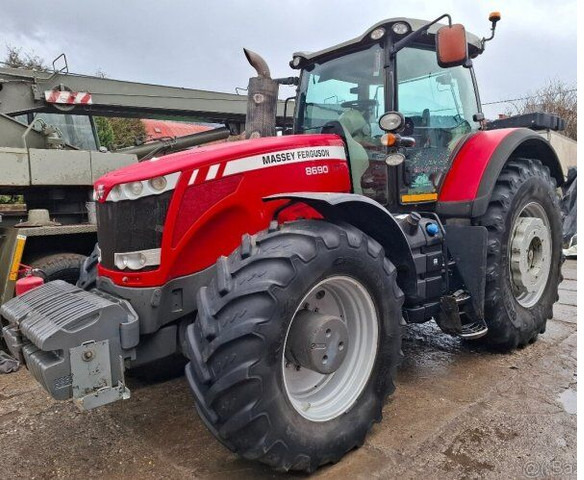 Massey Ferguson 8690 (MF) - Tractor: foto 4 Massey Ferguson 8690 (MF) - Tractor: foto 4