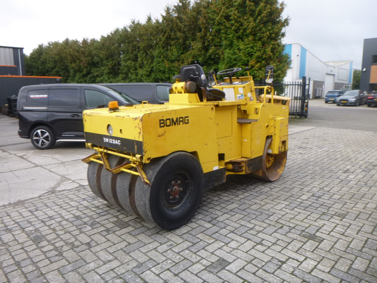BOMAG BW123AC - Compactador mixto: foto 4 BOMAG BW123AC - Compactador mixto: foto 4