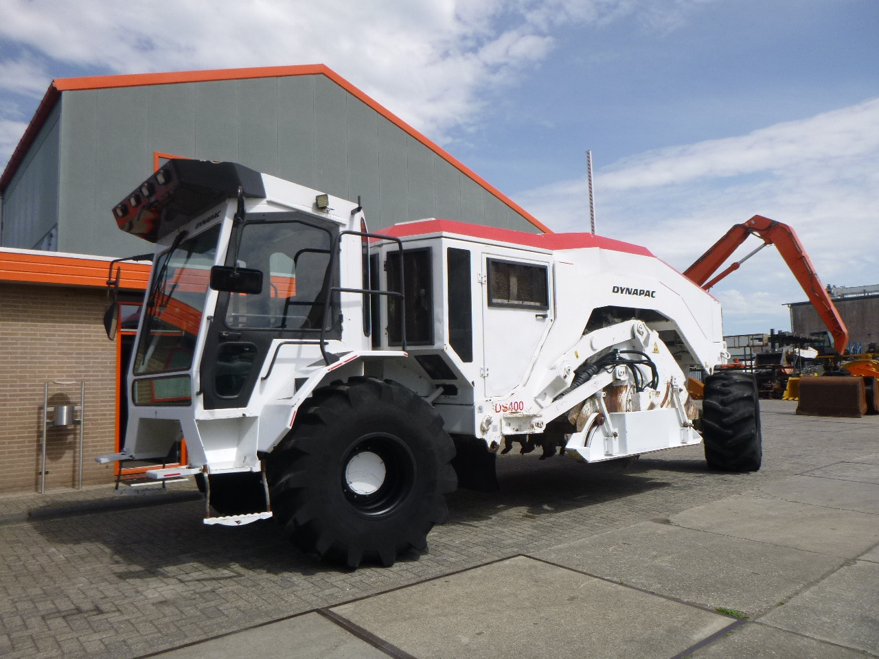 DYNAPAC DS400(RABAUD ROTOSTAB 525) - Estabilizador de suelos: foto 3 DYNAPAC DS400(RABAUD ROTOSTAB 525) - Estabilizador de suelos: foto 3