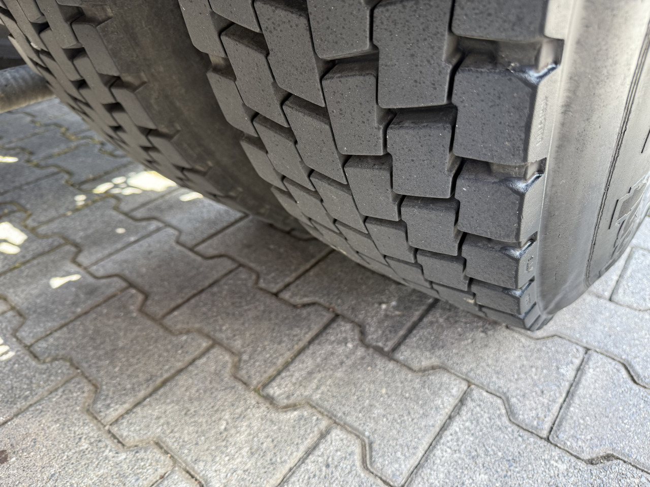 MAN TGA 18.430 Kran Palfinger 16502 bis 26.5 Meter - Cabeza tractora: foto 4 MAN TGA 18.430 Kran Palfinger 16502 bis 26.5 Meter - Cabeza tractora: foto 4