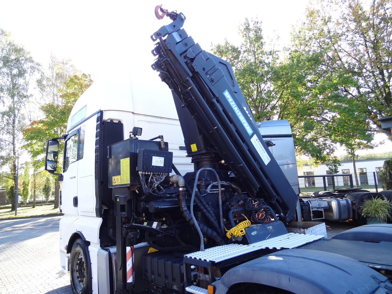 MAN TGX 33.480 6X4 Kran MKG 381 bis 20 Meter - Cabeza tractora: foto 5 MAN TGX 33.480 6X4 Kran MKG 381 bis 20 Meter - Cabeza tractora: foto 5