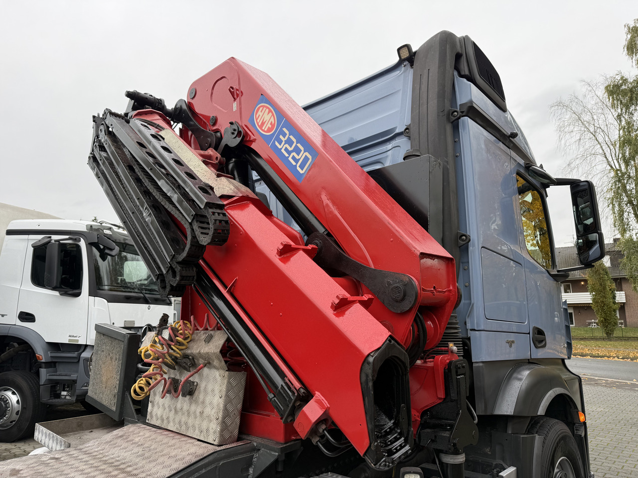 Mercedes-Benz Actros 2548 LS 6X2 Kran HMF 3220 bis 16 Meter - Cabeza tractora: foto 2 Mercedes-Benz Actros 2548 LS 6X2 Kran HMF 3220 bis 16 Meter - Cabeza tractora: foto 2