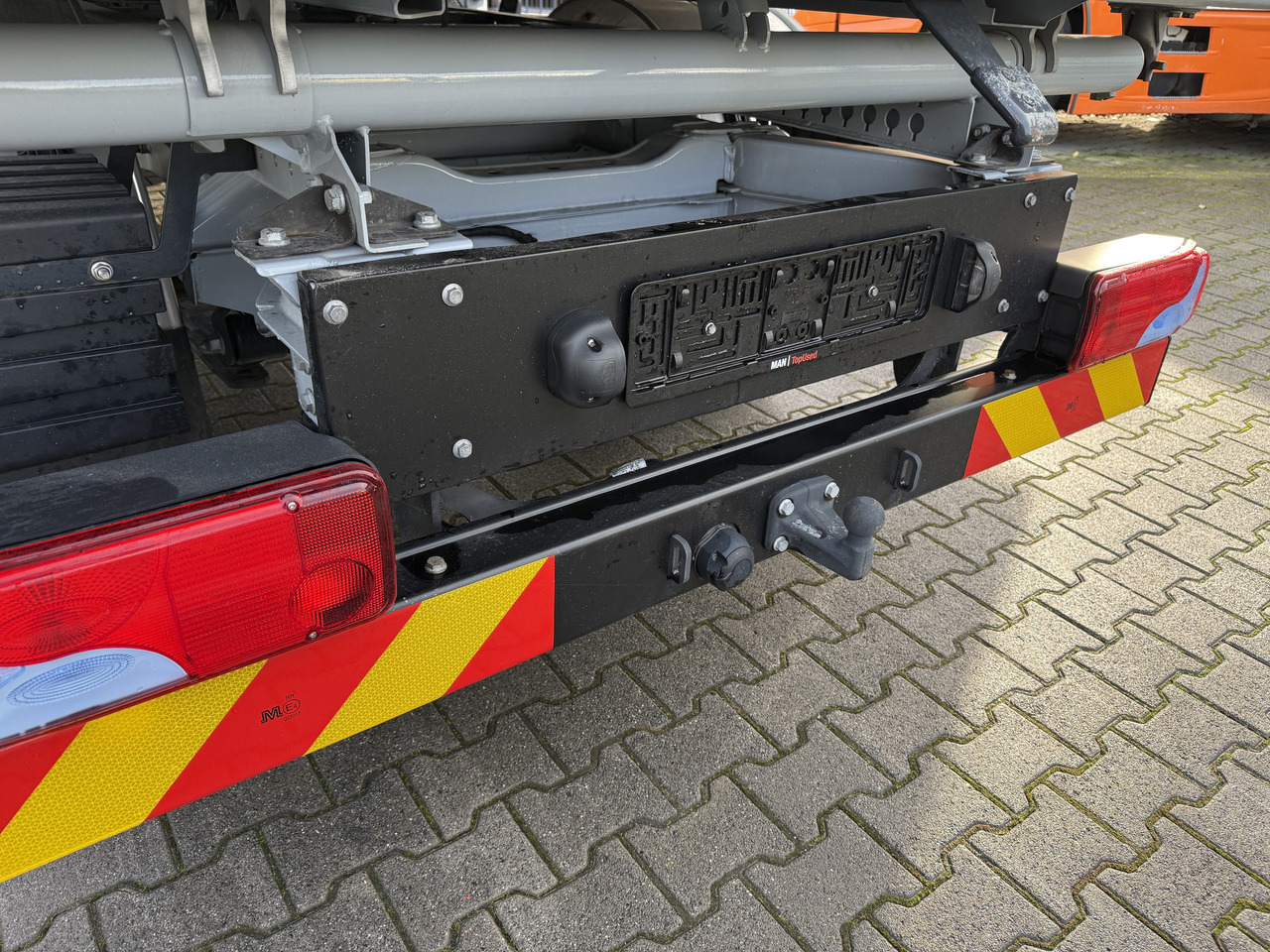 MAN TGE 6.160 Meiller Trigenius Neuwertig ! - Camión volquete: foto 5 MAN TGE 6.160 Meiller Trigenius Neuwertig ! - Camión volquete: foto 5