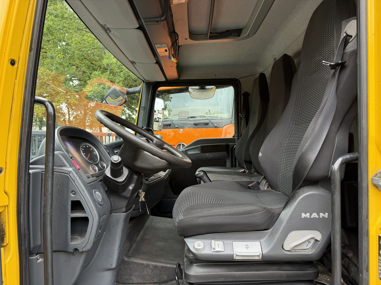 MAN TGL 8.180 BB - Camión caja abierta: foto 4 MAN TGL 8.180 BB - Camión caja abierta: foto 4