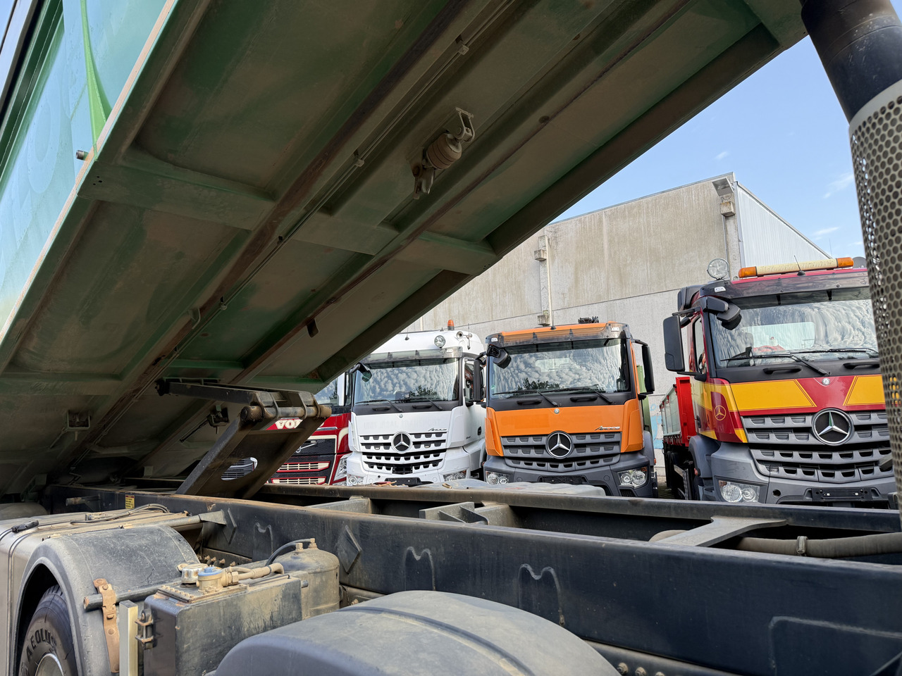 MAN TGS 50.460 10X8 - Camión volquete: foto 2 MAN TGS 50.460 10X8 - Camión volquete: foto 2