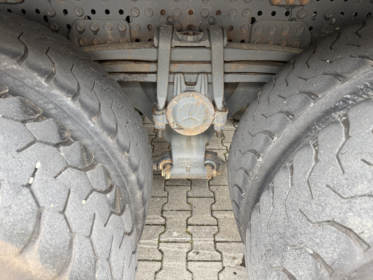 Mercedes-Benz Arocs 3245 K 8X4 - Camión volquete: foto 5 Mercedes-Benz Arocs 3245 K 8X4 - Camión volquete: foto 5