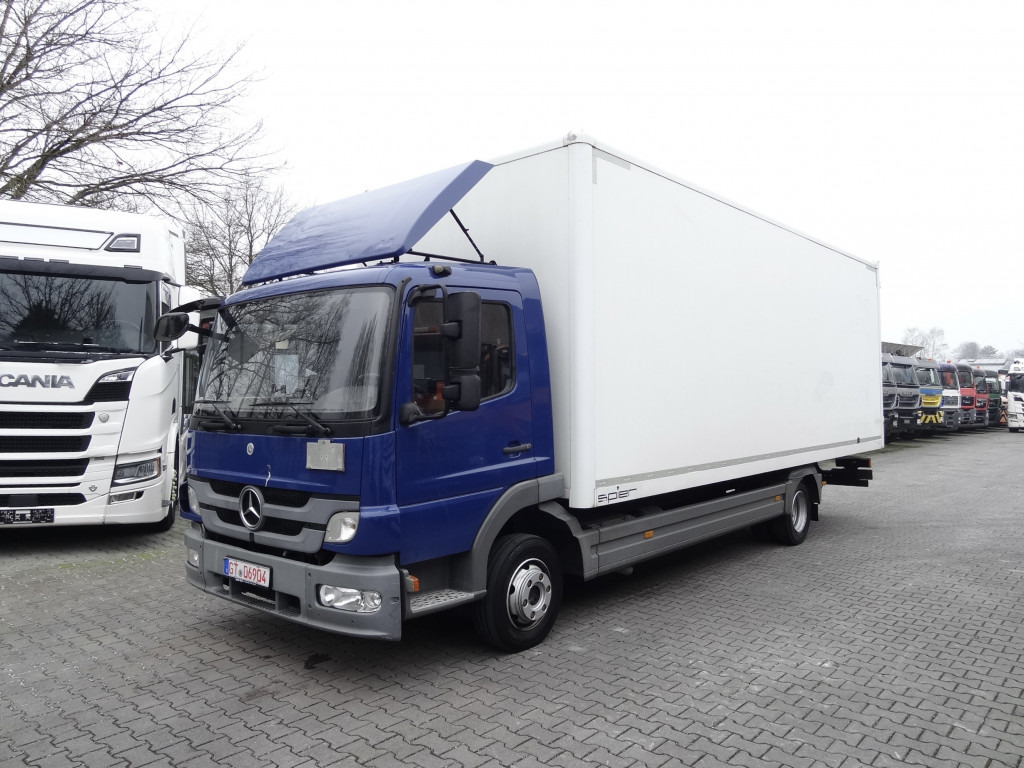 Mercedes-Benz Atego 822 - Camión caja cerrada: foto 1 Mercedes-Benz Atego 822 - Camión caja cerrada: foto 1