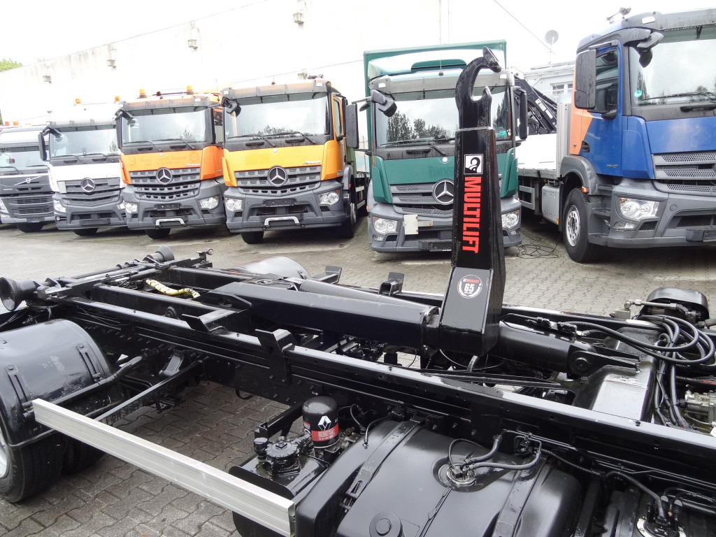 Renault D180.75 Haken Multilift - Camión multibasculante: foto 2 Renault D180.75 Haken Multilift - Camión multibasculante: foto 2