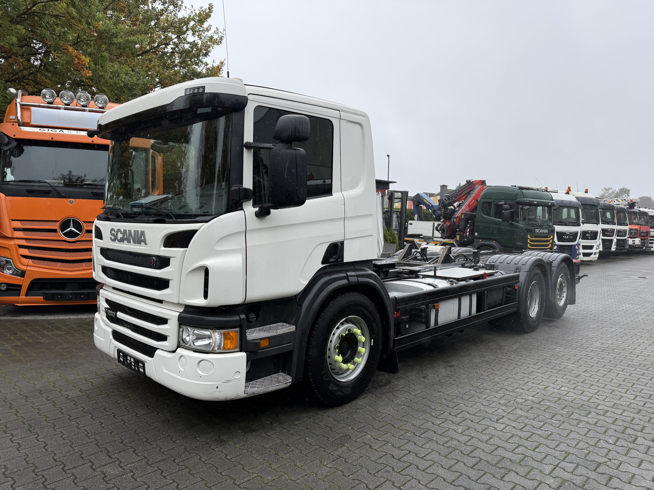 Scania P280 6X2*4 - Camión chasis: foto 1 Scania P280 6X2*4 - Camión chasis: foto 1