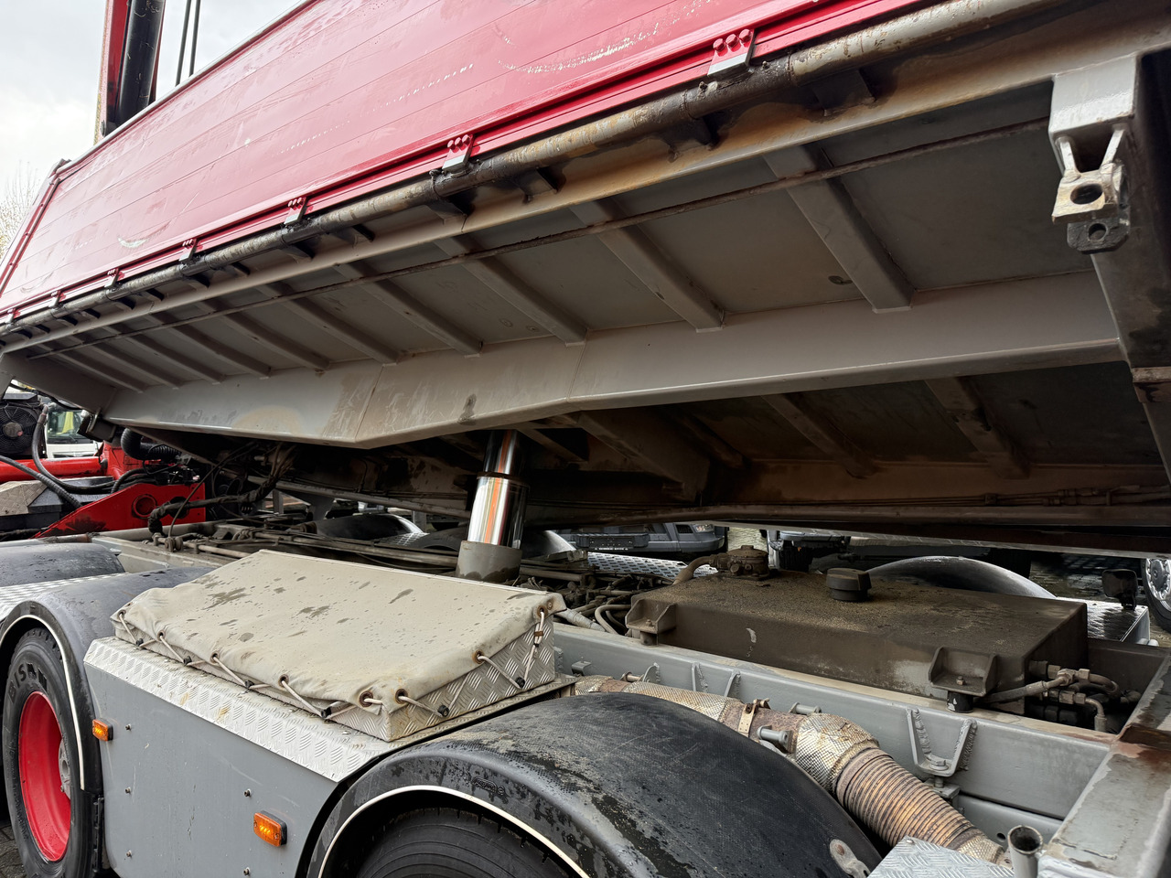 Scania R580 V8 8X4 Kipper Kran Palfinger 22002 - Camión volquete, Camión grúa: foto 3 Scania R580 V8 8X4 Kipper Kran Palfinger 22002 - Camión volquete, Camión grúa: foto 3