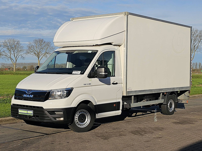 MAN TGE 3.180 Bakwagen Laadklep! - Furgoneta caja cerrada: foto 2 MAN TGE 3.180 Bakwagen Laadklep! - Furgoneta caja cerrada: foto 2