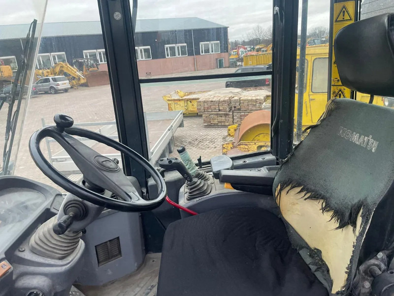 Komatsu WA250-5 - Cargadora de ruedas: foto 5 Komatsu WA250-5 - Cargadora de ruedas: foto 5