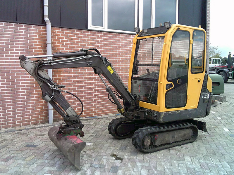 Volvo EC15B - Miniexcavadora: foto 1 Volvo EC15B - Miniexcavadora: foto 1