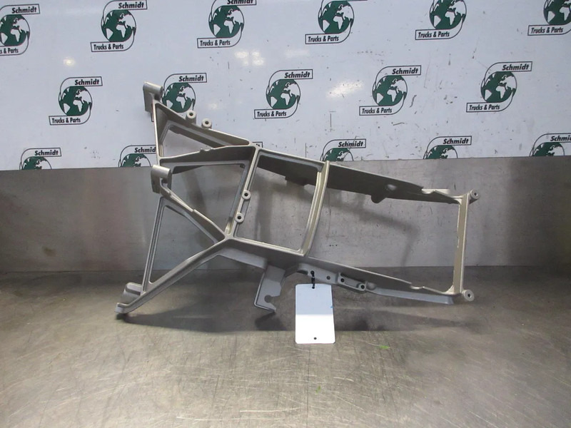 DAF 1396936 KOPLAMPBEUGEL LINKS DAF XF 105 EURO 5 - Cabina e interior para Camión: foto 5 DAF 1396936 KOPLAMPBEUGEL LINKS DAF XF 105 EURO 5 - Cabina e interior para Camión: foto 5
