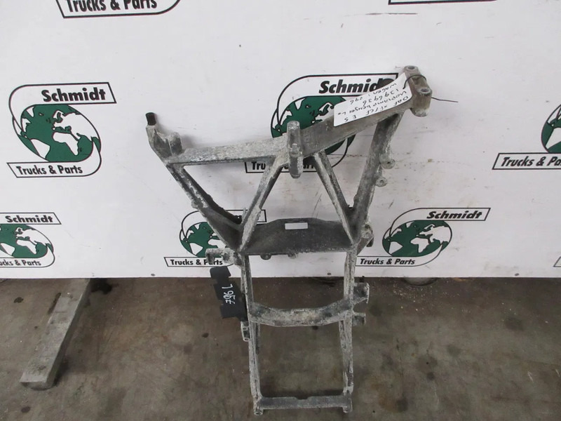 DAF 1396936 KOPLAMPBEUGEL LINKS DAF XF 105 EURO 5 - Cabina e interior para Camión: foto 2 DAF 1396936 KOPLAMPBEUGEL LINKS DAF XF 105 EURO 5 - Cabina e interior para Camión: foto 2