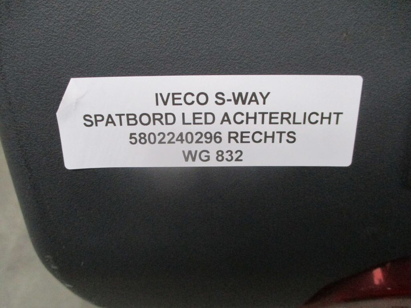Iveco 5802240296 //41299389/ 41299388 RECHTS LAMP EN SPATBORSMET LED S WAY MODEL 2021 - Luz trasera para Camión: foto 3 Iveco 5802240296 //41299389/ 41299388 RECHTS LAMP EN SPATBORSMET LED S WAY MODEL 2021 - Luz trasera para Camión: foto 3
