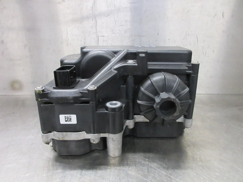 Iveco 5802434697 AD BLUE POMP IVECO S WAY 440S42 MODEL 2023 - Procesamiento de combustible para Camión: foto 3 Iveco 5802434697 AD BLUE POMP IVECO S WAY 440S42 MODEL 2023 - Procesamiento de combustible para Camión: foto 3