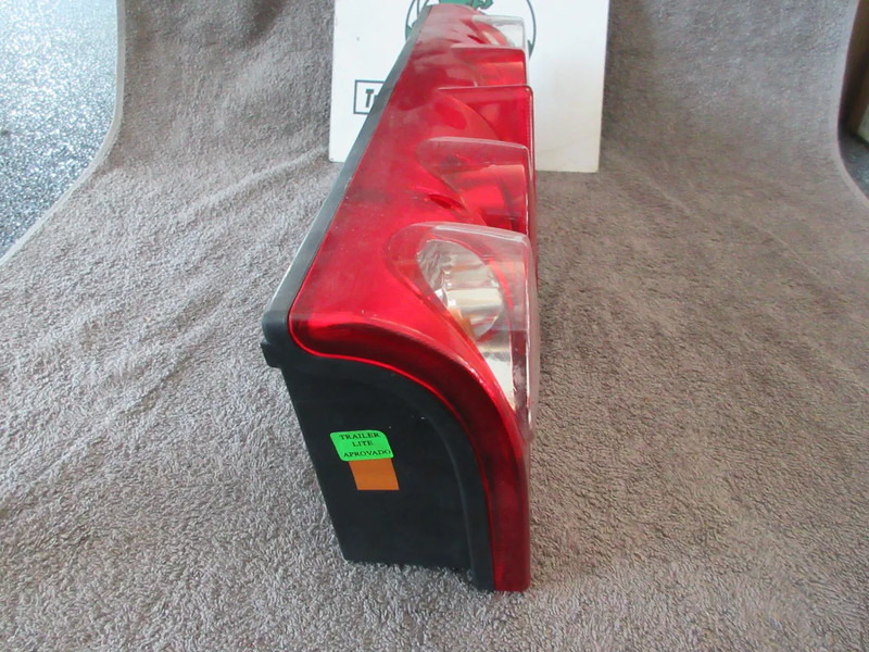 Schmitz Cargobull 1008680//25-6010-50 ACHTERLAMP NIEUWE !!!! - Luz trasera para Camión: foto 2 Schmitz Cargobull 1008680//25-6010-50 ACHTERLAMP NIEUWE !!!! - Luz trasera para Camión: foto 2