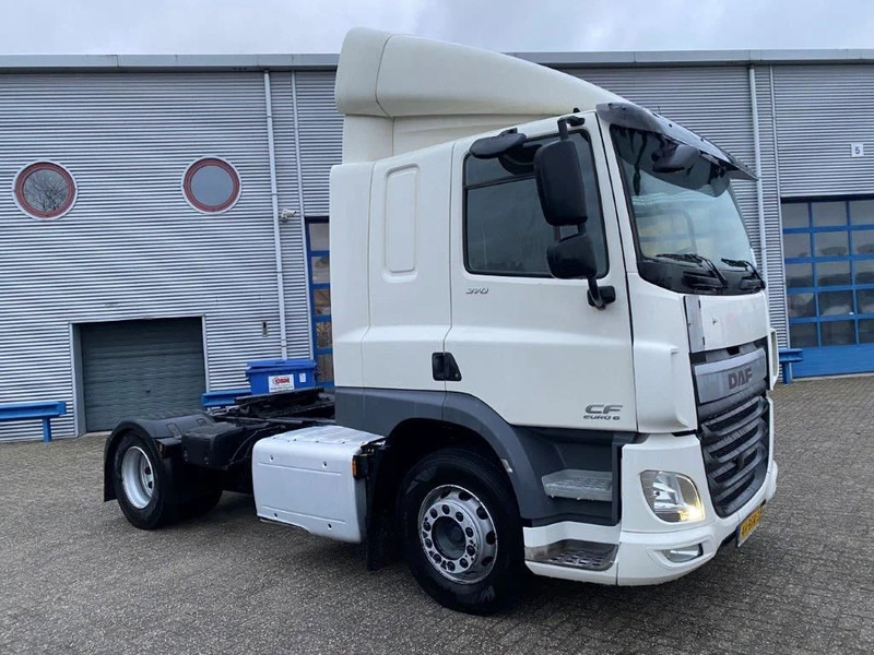 DAF CF370 / NICE CLEAN NL TRUCK / TYRES 80% / AUTOMATIC / EURO-6 / 2015 - Cabeza tractora: foto 2 DAF CF370 / NICE CLEAN NL TRUCK / TYRES 80% / AUTOMATIC / EURO-6 / 2015 - Cabeza tractora: foto 2
