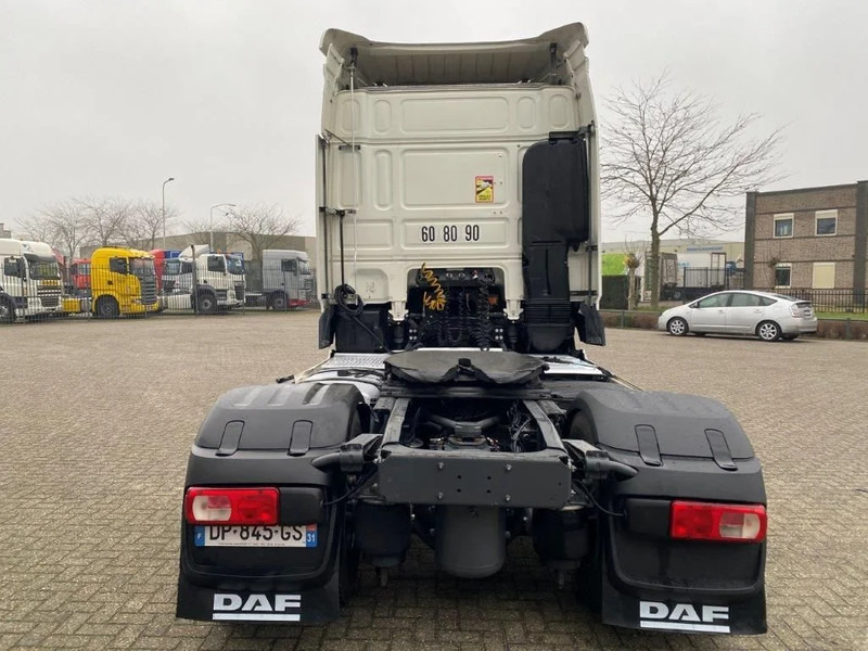 DAF XF106-460 / AUTOMATIC / DEB / PARKCOOL / AIRCO / EURO-6 / 2015 - Cabeza tractora: foto 4 DAF XF106-460 / AUTOMATIC / DEB / PARKCOOL / AIRCO / EURO-6 / 2015 - Cabeza tractora: foto 4