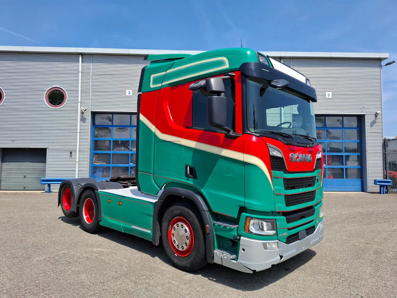 Scania NGS R580 V8 / RETARDER / HYDRAULICS / FULL-AIR / ONLY:644971 KM / LWDS / NAVI / FRIDGE / AUTOMATIC / EURO-6 / 2017 - Cabeza tractora: foto 2 Scania NGS R580 V8 / RETARDER / HYDRAULICS / FULL-AIR / ONLY:644971 KM / LWDS / NAVI / FRIDGE / AUTOMATIC / EURO-6 / 2017 - Cabeza tractora: foto 2