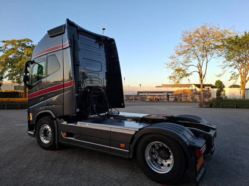 Volvo FH16-750 / XL / VEB+ / ACC / HYDRAULICS / I-PARKCOOL / DOUBLE TANK / TUV:05-02-2026 / NL TRUCK / AUTOMATIC / EURO-5 / 2013 - Cabeza tractora: foto 3 Volvo FH16-750 / XL / VEB+ / ACC / HYDRAULICS / I-PARKCOOL / DOUBLE TANK / TUV:05-02-2026 / NL TRUCK / AUTOMATIC / EURO-5 / 2013 - Cabeza tractora: foto 3