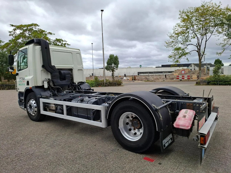 DAF CF75-250 / ADR / ONLY:320740 KM / PTO / INLINER / ALCOA / GOOD CONDITION / MANUAL / EURO-5 / 2011 - Camión chasis: foto 3 DAF CF75-250 / ADR / ONLY:320740 KM / PTO / INLINER / ALCOA / GOOD CONDITION / MANUAL / EURO-5 / 2011 - Camión chasis: foto 3