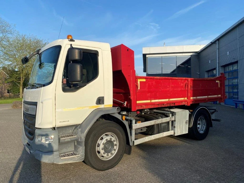 DAF LF310 / MAREL TIPPER / TUV:09-08-2024 / ONLY:145335 KM / MANUAL / EURO-6 / 2016 - Camión volquete: foto 1 DAF LF310 / MAREL TIPPER / TUV:09-08-2024 / ONLY:145335 KM / MANUAL / EURO-6 / 2016 - Camión volquete: foto 1
