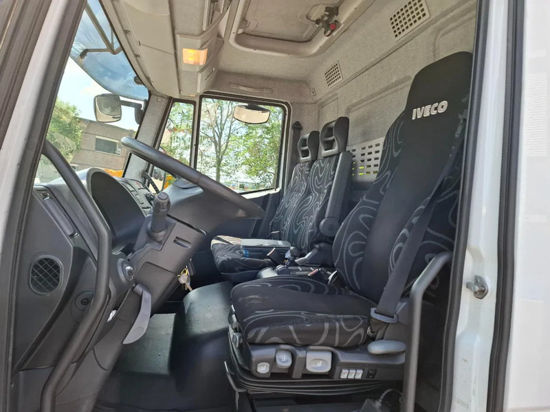 Camión isotérmico Iveco EuroCargo 120 / COOL TRUCK / CARRIER XARIOS 600 / PLATFORM 2000KG / ONLY:340634 KM / AIRCO / MANUAL / EURO-6 / 2014: foto 19 Camión isotérmico Iveco EuroCargo 120 / COOL TRUCK / CARRIER XARIOS 600 / PLATFORM 2000KG / ONLY:340634 KM / AIRCO / MANUAL / EURO-6 / 2014: foto 19