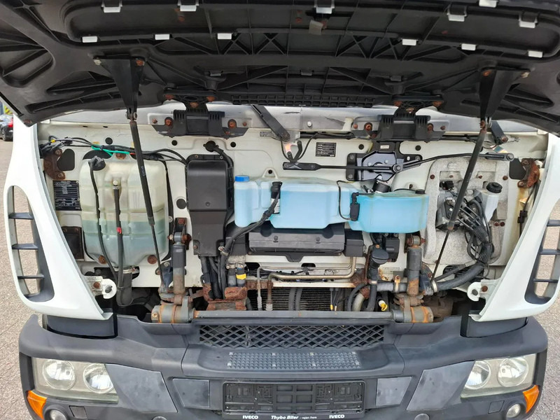 Camión isotérmico Iveco EuroCargo 120 / COOL TRUCK / CARRIER XARIOS 600 / PLATFORM 2000KG / ONLY:340634 KM / AIRCO / MANUAL / EURO-6 / 2014: foto 8 Camión isotérmico Iveco EuroCargo 120 / COOL TRUCK / CARRIER XARIOS 600 / PLATFORM 2000KG / ONLY:340634 KM / AIRCO / MANUAL / EURO-6 / 2014: foto 8