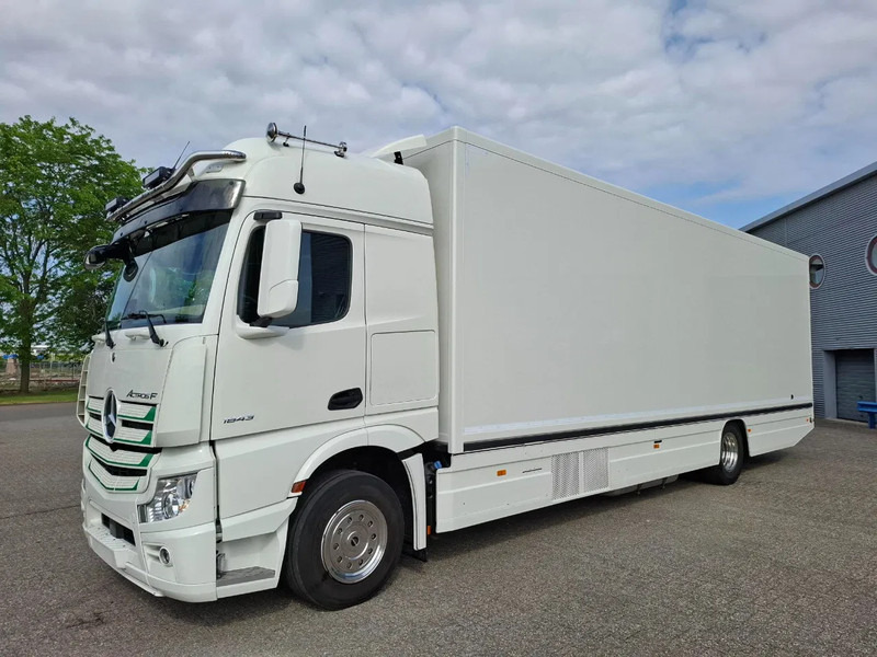 Mercedes-Benz Actros 1843 / GERMAN FLOWER TRUCK / 162021 KM / ISOLATED BOX / COOL & HEATED / NAVI / PLATFORM 1500 KG / TOP CONDITION / FULL-AI - Camión tienda: foto 1 Mercedes-Benz Actros 1843 / GERMAN FLOWER TRUCK / 162021 KM / ISOLATED BOX / COOL & HEATED / NAVI / PLATFORM 1500 KG / TOP CONDITION / FULL-AI - Camión tienda: foto 1