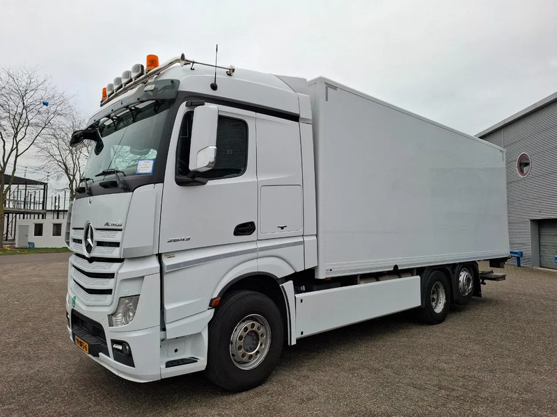 Mercedes-Benz Actros 2843 / NL TRUCK / TUV:08-01-2026 / LIFT+LENKACHSE / SMART TACHO / NAVI / PLATFORM 1500 KG / 2XBED / EURO-6 / 2015 - Camión caja cerrada: foto 1 Mercedes-Benz Actros 2843 / NL TRUCK / TUV:08-01-2026 / LIFT+LENKACHSE / SMART TACHO / NAVI / PLATFORM 1500 KG / 2XBED / EURO-6 / 2015 - Camión caja cerrada: foto 1