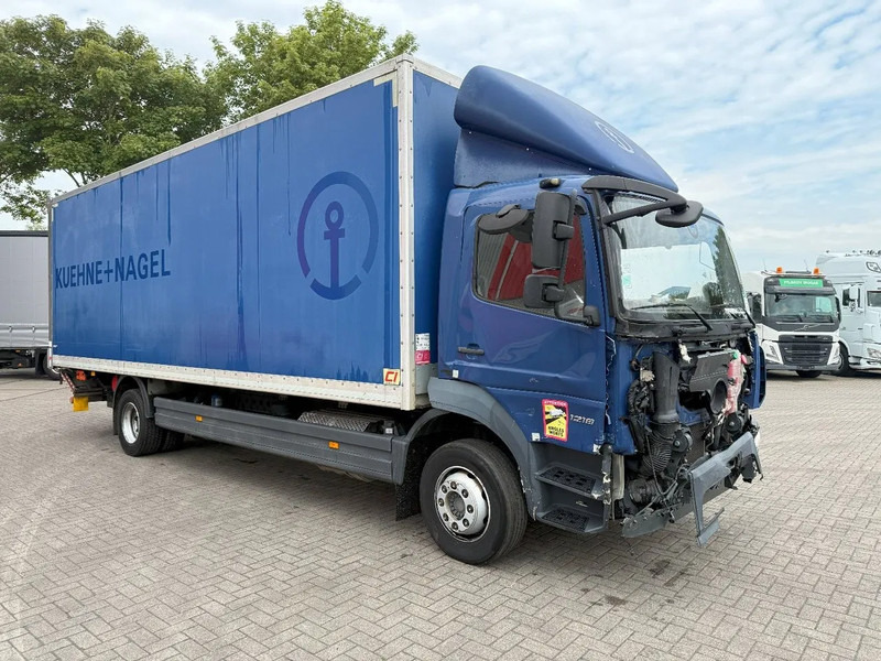 Mercedes-Benz Atego 1218 / ENGINE RUNNING / ONLY:204997 KM / CLOSED BOX / PLATFORM 1500KG / LWDS / AIRCO / AUTOMATIC / EURO-6 / 2017 - Camión caja cerrada: foto 2 Mercedes-Benz Atego 1218 / ENGINE RUNNING / ONLY:204997 KM / CLOSED BOX / PLATFORM 1500KG / LWDS / AIRCO / AUTOMATIC / EURO-6 / 2017 - Camión caja cerrada: foto 2