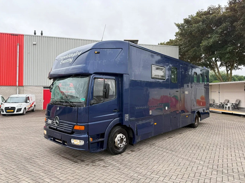 Mercedes-Benz Atego 1223 / ENGINE RUNNING / ONLY:159450 KM / HORSETRUCK / HEATED BOX / WATERTANK / LIVING ROOM / EURO-2 / MANUAL / 1998 - Camión para caballos: foto 1 Mercedes-Benz Atego 1223 / ENGINE RUNNING / ONLY:159450 KM / HORSETRUCK / HEATED BOX / WATERTANK / LIVING ROOM / EURO-2 / MANUAL / 1998 - Camión para caballos: foto 1