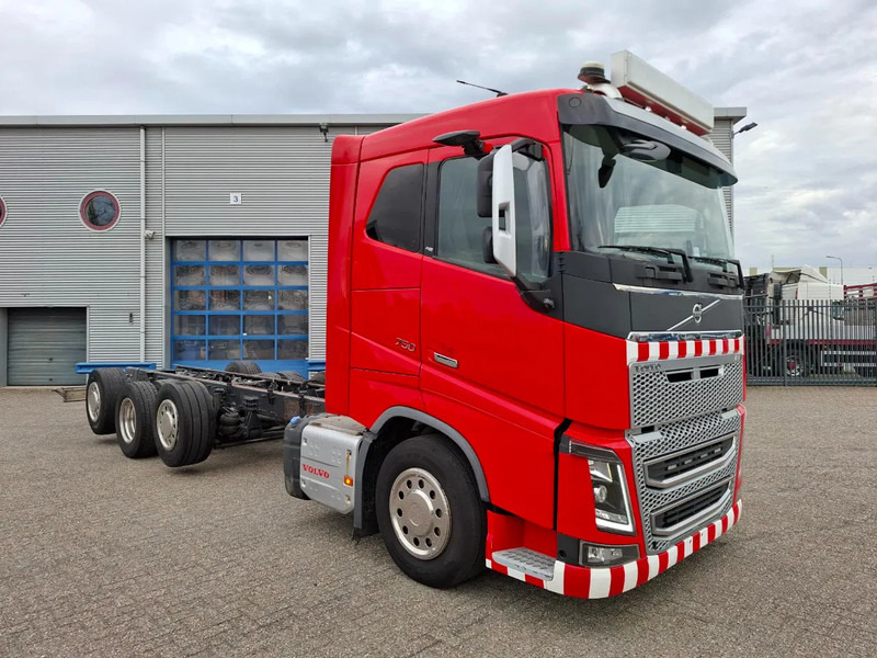 Volvo FH16-750 / VEB+ / ONLY:349761 KM / 9TON FRONT AXLE / INLINER / TECHNICAL 60TON / FULL-AIR / AUTOMATIC / EURO-6 / 2016 - Camión chasis: foto 2 Volvo FH16-750 / VEB+ / ONLY:349761 KM / 9TON FRONT AXLE / INLINER / TECHNICAL 60TON / FULL-AIR / AUTOMATIC / EURO-6 / 2016 - Camión chasis: foto 2