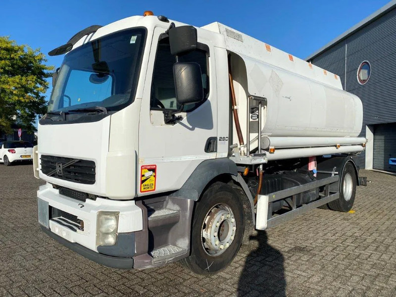 Volvo FL7-290 / 5 COMPARTIMENTS / 13000 LITER TOTAL / PUMP / AUTOMATIC / EURO-5 / 2009 - Camión cisterna: foto 1 Volvo FL7-290 / 5 COMPARTIMENTS / 13000 LITER TOTAL / PUMP / AUTOMATIC / EURO-5 / 2009 - Camión cisterna: foto 1