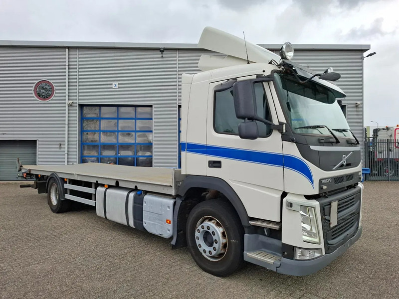 Volvo FM11-330 / ONLY:376356 KM / NAVI / FULL-AIR / LWDS / AIRCO / AUTOMATIC / EURO-6 / 2016 - Camión chasis: foto 2 Volvo FM11-330 / ONLY:376356 KM / NAVI / FULL-AIR / LWDS / AIRCO / AUTOMATIC / EURO-6 / 2016 - Camión chasis: foto 2