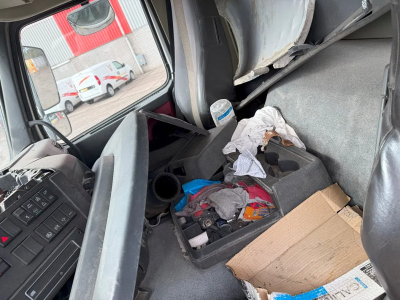 Camión chasis Volvo FMX 450 / ENGINE RUNNING / 8X4 / VEB / ONLY:260642 KM / PTO / LIFT+LENKACHSE / ALCOA / AUTOMATIC / EURO-6 / 2014: foto 17 Camión chasis Volvo FMX 450 / ENGINE RUNNING / 8X4 / VEB / ONLY:260642 KM / PTO / LIFT+LENKACHSE / ALCOA / AUTOMATIC / EURO-6 / 2014: foto 17