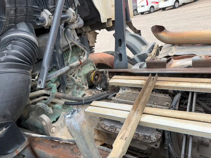 Camión chasis Volvo FMX 450 / ENGINE RUNNING / 8X4 / VEB / ONLY:260642 KM / PTO / LIFT+LENKACHSE / ALCOA / AUTOMATIC / EURO-6 / 2014: foto 12 Camión chasis Volvo FMX 450 / ENGINE RUNNING / 8X4 / VEB / ONLY:260642 KM / PTO / LIFT+LENKACHSE / ALCOA / AUTOMATIC / EURO-6 / 2014: foto 12