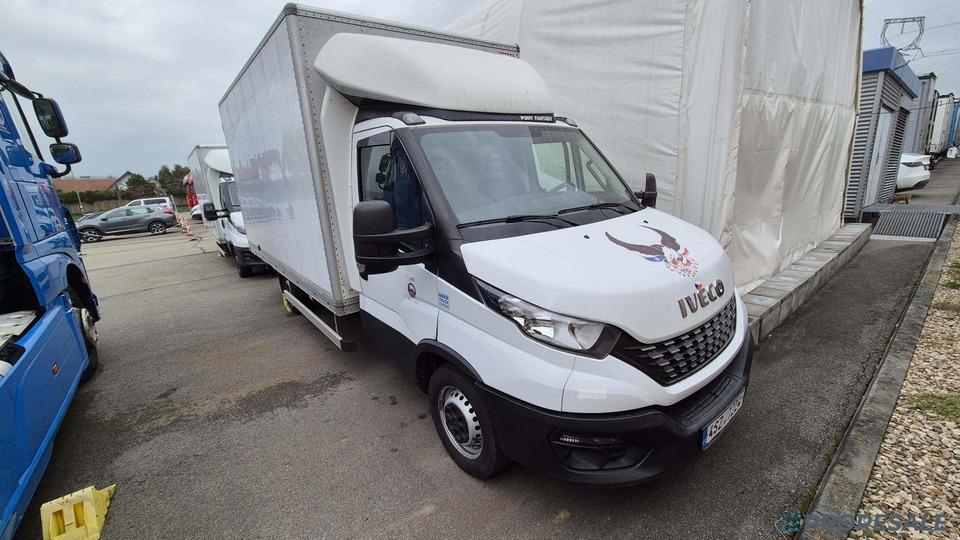 IVECO DAILY 35S16 skříň - 8 palet - Furgoneta caja cerrada: foto 1 IVECO DAILY 35S16 skříň - 8 palet - Furgoneta caja cerrada: foto 1