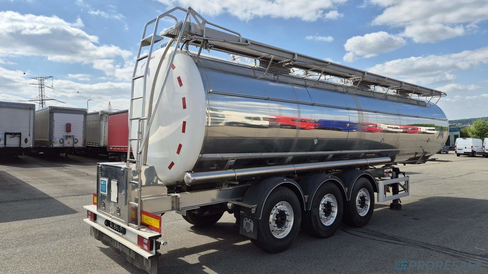 OSTATNÍ SEKA SPSTT/11C/38A1 - Potravinářská cisterna výpustná 31 m3 - 3 komory - Semirremolque cisterna: foto 3 OSTATNÍ SEKA SPSTT/11C/38A1 - Potravinářská cisterna výpustná 31 m3 - 3 komory - Semirremolque cisterna: foto 3