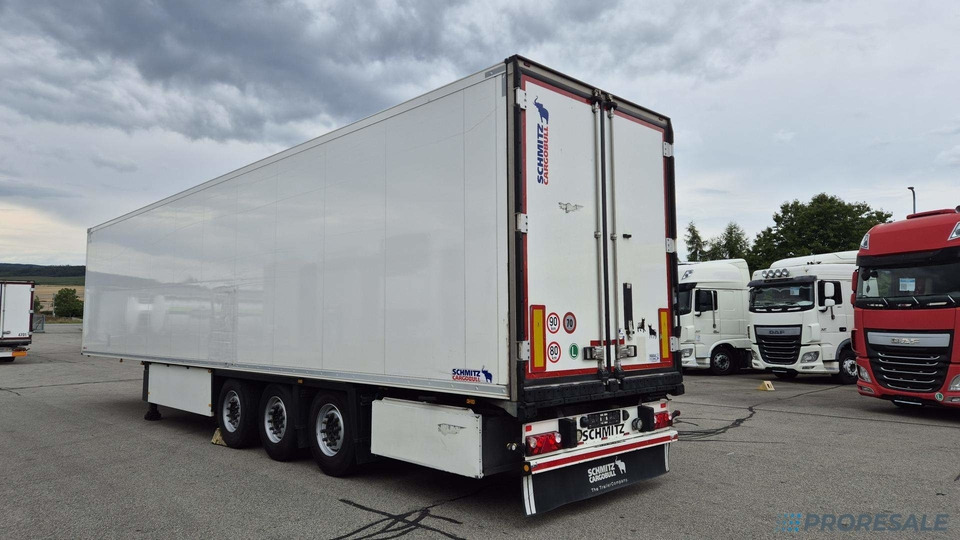 SCHMITZ CARGOBULL SKO 24/L - 13.4 FP60 COOL - mrazírenský návěs + diesel-ekektrický agregát CARRIER VECTOR 1550 - Semirremolque frigorífico: foto 3 SCHMITZ CARGOBULL SKO 24/L - 13.4 FP60 COOL - mrazírenský návěs + diesel-ekektrický agregát CARRIER VECTOR 1550 - Semirremolque frigorífico: foto 3