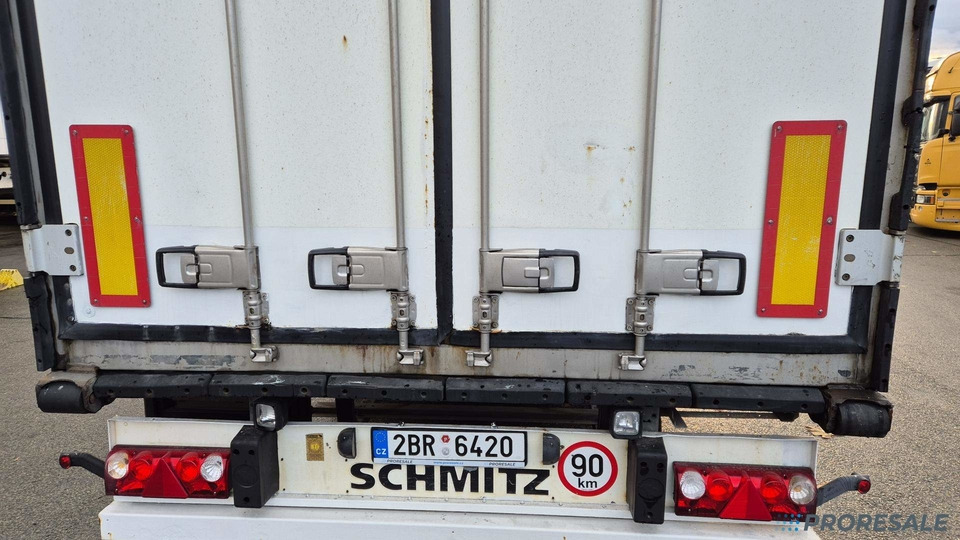 SCHMITZ CARGOBULL SKO 24/L - 13.4 FP60 COOL - mrazírenský návěs + diesel-elektrický agregát CARRIER VECTOR 1300 - Semirremolque frigorífico: foto 5 SCHMITZ CARGOBULL SKO 24/L - 13.4 FP60 COOL - mrazírenský návěs + diesel-elektrický agregát CARRIER VECTOR 1300 - Semirremolque frigorífico: foto 5