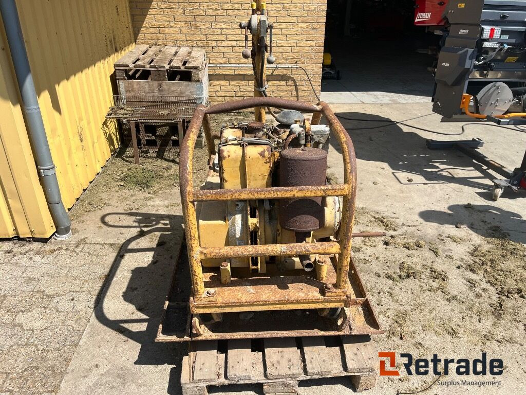 AMMANN DUOMAT pladestamper - Equipo de construcción: foto 4 AMMANN DUOMAT pladestamper - Equipo de construcción: foto 4