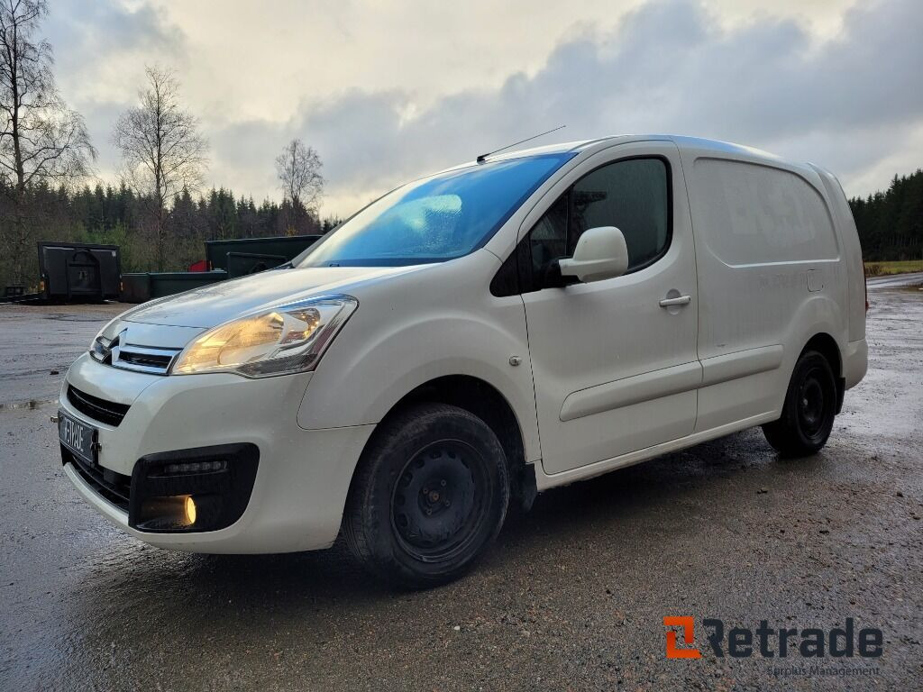 Bil CITROEN BERLINGO Långa modellen låga mil -2016 - Furgoneta pequeña: foto 1 Bil CITROEN BERLINGO Långa modellen låga mil -2016 - Furgoneta pequeña: foto 1