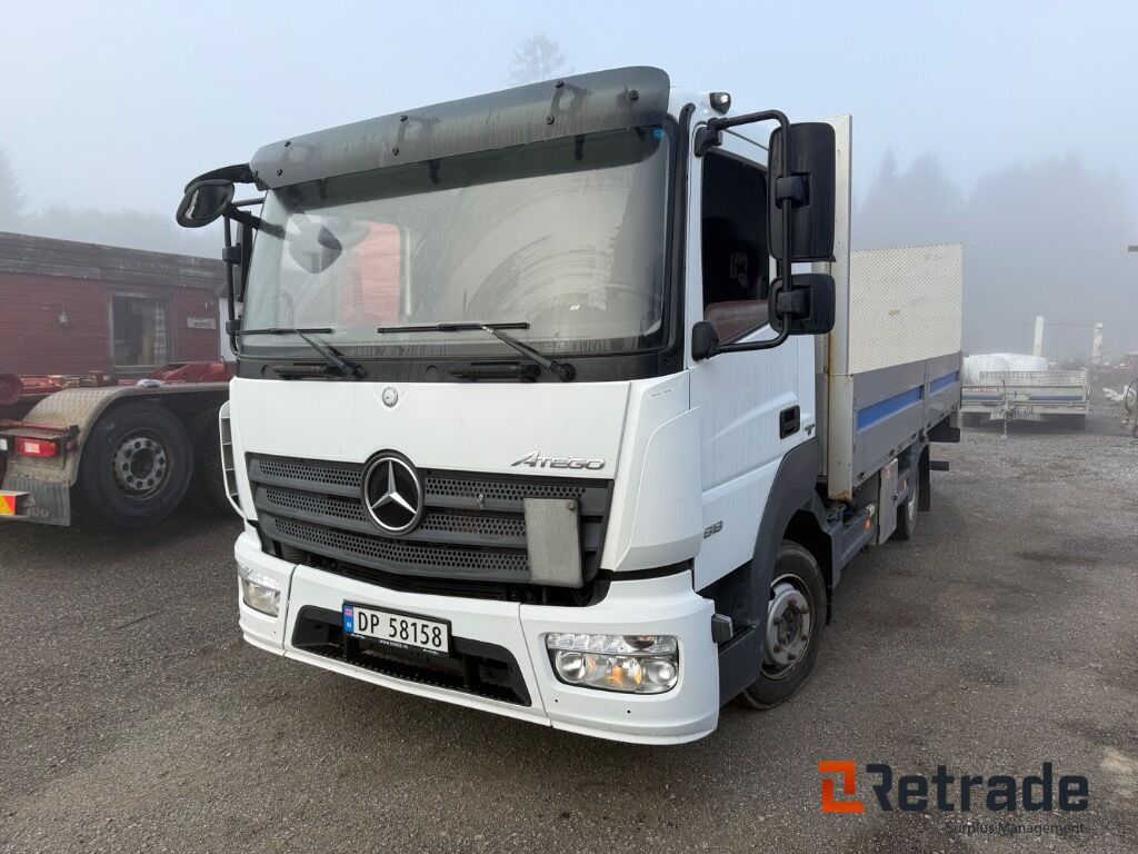 Lastebil Mercedes-Benz Atego EURO 6 Lav kilometer stand med baklem leveres ferdig EU - Camión caja abierta: foto 1 Lastebil Mercedes-Benz Atego EURO 6 Lav kilometer stand med baklem leveres ferdig EU - Camión caja abierta: foto 1