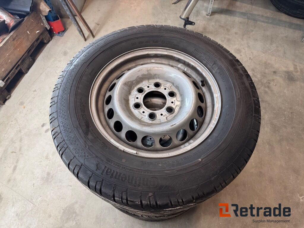 Sommardäck Continental 235/65R16C på fälg MB Sprinter - Equipo de construcción: foto 4 Sommardäck Continental 235/65R16C på fälg MB Sprinter - Equipo de construcción: foto 4