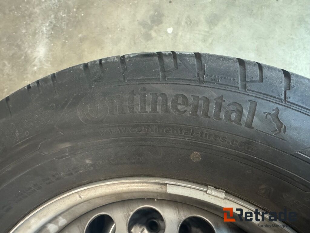 Sommardäck Continental 235/65R16C på fälg MB Sprinter - Equipo de construcción: foto 5 Sommardäck Continental 235/65R16C på fälg MB Sprinter - Equipo de construcción: foto 5